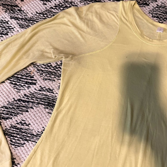 Lululemon size 8 long sleeve - Picture 5 of 6